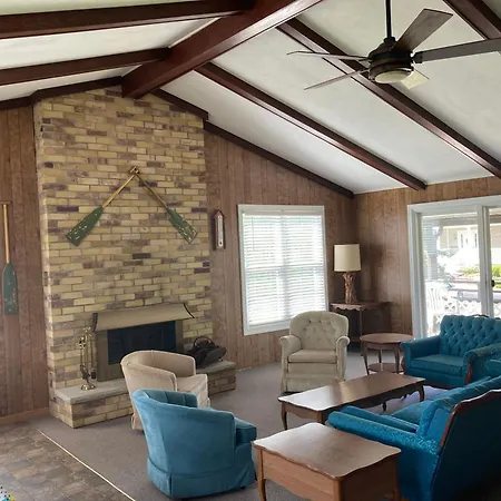Rustic Retreat Villa Lambton Shores Exterior photo